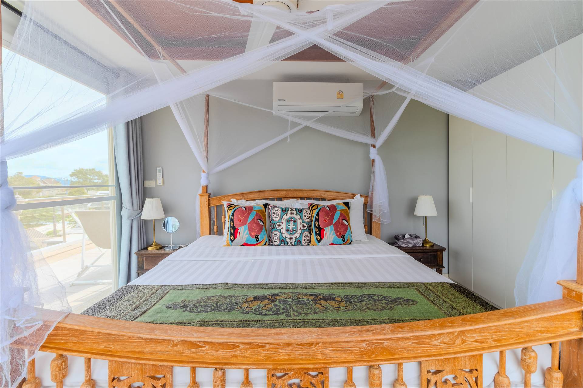 Canopy bed with panoramic mountain views